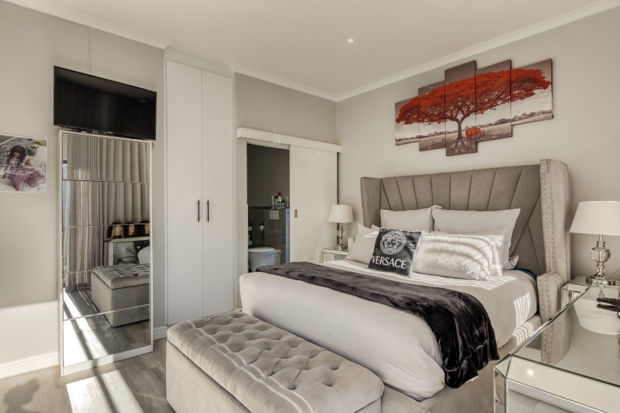 3 Bedroom Property for Sale in Aan de Wijnlanden Western Cape
